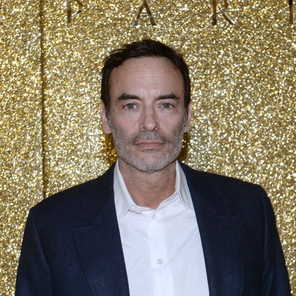 Exclusif - Anthony Delon - L’hôtel The Peninsula Paris présente son univers féérique pour Noël le 30 novembre 2023 . Bûches, couronne des Rois, Heure du Thé et cocktails de Noël ont été présentés par la cheffe pâtissière A. Coruble et le chef David Bizet qui œuvrent chaque jour à créer des souvenirs mémorables pour les petits et les plus grands. The Peninsula Paris a célèbré l’esprit de Noël avec des animations
féeriques qui ont donné le sourire à toute la famille. Entre traditions, délices gastronomiques, surprises et jolies idées
de cadeaux, la saison de Noël à l’hôtel The Peninsula Paris laissera des souvenirs inoubliables aux petits comme aux grands.
Les festivités se poursuivent dans tous les restaurants et bars, entre Heure du Thé, menus de fête et cocktails sur-mesure
© Rachid Bellak / Bestimage