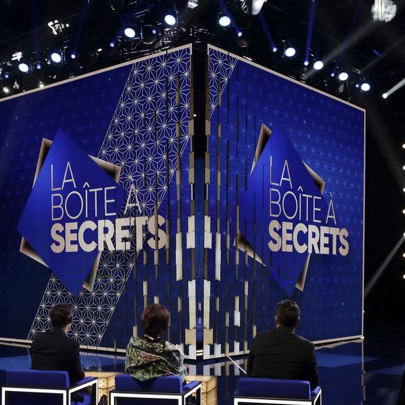 Exclusif - Laurent Gerra, Anny Duperey, Gautier Capuçon et Faustine Bollaert lors de l'enregistrement de l'émission "La Boîte à secrets", présentée par F.Bollaert et diffusée le 10 octobre 2025 sur France 3, dans les studios du Lendit à Saint-Denis, Seine Saint-Denis, France, le 22 septembre 2025. © Jack Tribeca/Bestimage