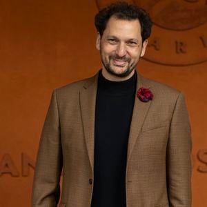 Aujourd’hui, Ulysse a 15 ans et Raphaël est âgé de 12 ans.

Éric Antoine au village lors des Internationaux de France de Tennis de Roland Garros 2025, à Paris, France, le 7 juin 2025. © Cyril Moreau/Bestimage