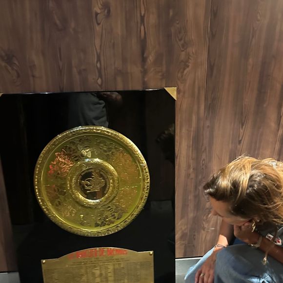 Laurence, la mère d'Iris Mittenaere, était aussi de la partie

Laurence, la mère d'Iris Mittenaere, dans les coulisses de la victoire du Stade Toulousain