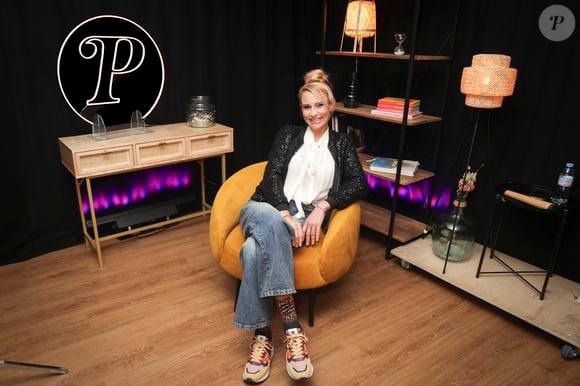 "On est partis, puis j'ai emmené mes enfants et mon mari plus loin, en me disant que c'était plus loin des points stratégiques", a-t-elle d'abord confié.

Exclusif - Rendez-vous avec Elodie Gossuin dans les locaux de Purepeople à Levallois-Perret le 29 novembre 2024 - © Jack Tribeca / Bestimage