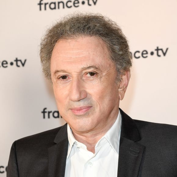 Cette expérience traumatisante a totalement changé sa vision de l'existence et de son quotidien.

Michel Drucker au photocall de la conférence de presse de France 2 au théâtre Marigny à Paris le 18 juin 2019

© Coadic Guirec / Bestimage