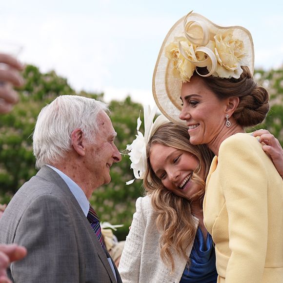 Pour cette journée, Kate avait misé sur un recyclage de look 

Catherine (Kate) Middleton, princesse de Galles, lors de la Royal Garden Party de Buckingham Palace à Londres, le 20 mai 2025.
Aaron Chown/WPA-Pool / Julien Burton via Bestimage