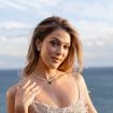 Pour ses vacances dans le sud de la France, Iris Mittenaere mise sur une formule originale : le confort d’une maison avec les services d’un hôtel