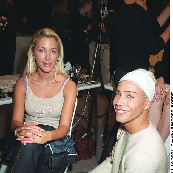 Ce jour-là, Loana a été retrouvée morte chez elle à l'âge de 48 ans

Loana et Steevy au défilé mode de Jean-Paul Gaultier à Paris. 
Crédit : RINDOFF-BORDE / BESTIMAGE