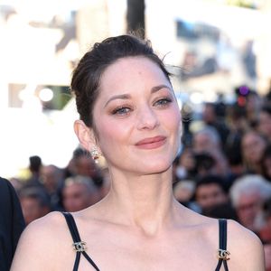 "Et évidemment, Marion qui nous a fait une prestation exceptionnelle. J'ai écrit ce film pour toi et tu me l'as bien rendu”, a déclaré le réalisateur, les larmes aux yeux

Marion Cotillard - Montée des marches du film " Karma " lors du 79ème Festival International du Film de Cannes, le 15 mai 2026. © Jacovides-Moreau / Bestimage