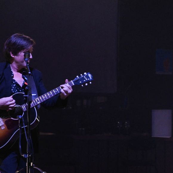 Jacques Dutronc et Thomas Dutronc en showcase de leur tournée "Dutronc & Dutronc" au Centre Evénementiel de Courbevoie le 11 avril 2022 © Coadic Guirec/Bestimage