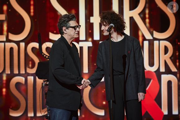 Marc Lavoine et TerreNoire lors de l’enregistrement de l’émission “Les stars s’unissent pour le Sidaction” au théâtre Marigny à Paris, France, le 11 mars 2025. L’émission sera diffusée en prime le 22 mars sur France 2. © Guirec-Moreau/ Bestimage