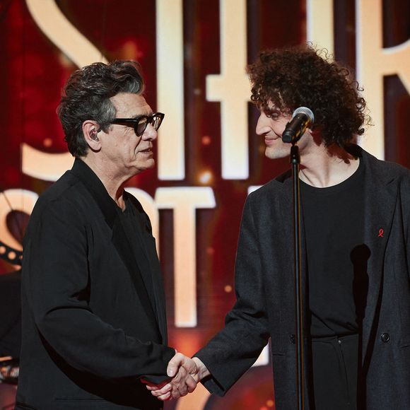 Marc Lavoine et TerreNoire lors de l’enregistrement de l’émission “Les stars s’unissent pour le Sidaction” au théâtre Marigny à Paris, France, le 11 mars 2025. L’émission sera diffusée en prime le 22 mars sur France 2. © Guirec-Moreau/ Bestimage