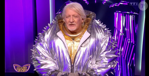 Le Rhinocéros a été éliminé de "Mask Singer 2025" lors du lancement de la septième saison. Patrick Sébastien se cachait sous le costume et aucun enquêteur ne l'avait trouvé. TF1, le 2 mai 2025.