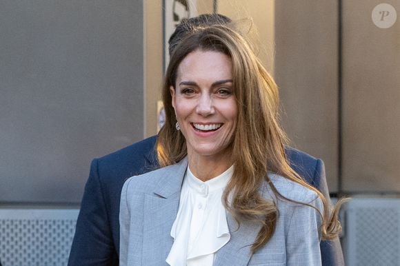 La princesse de Galles a souffert d'un cancer et suivi un lourd traitement durant l'année 2024.

Kate Middleton, princesse de Galles, quitte le Future Workforce Summit, organisé par la Royal Foundation et le Business Taskforce for Early Childhood à la Salesforce Tower, dans la City de Londres, le 18 novembre 2025. © Thomas Krych/ZUMA Press Wire/Bestimage