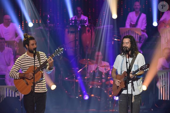 Exclusif - Les Fréro Delavega enregistrent leur dernier duo télévisé lors de l'émission "Les Années Bonheur" avant qu'ils ne se séparent, Saint-Denis le 7 mars 2017. © Giancarlo Gorassini/Bestimage