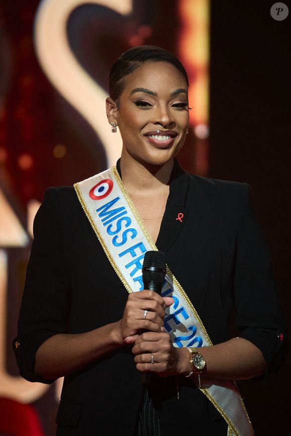Exclusif - Angélique Angarni-Filopon lors de l’enregistrement de l’émission "Les stars s’unissent pour le Sidaction" au théâtre Marigny à Paris, France, le 11 mars 2025. © Guirec-Moreau/ Bestimage