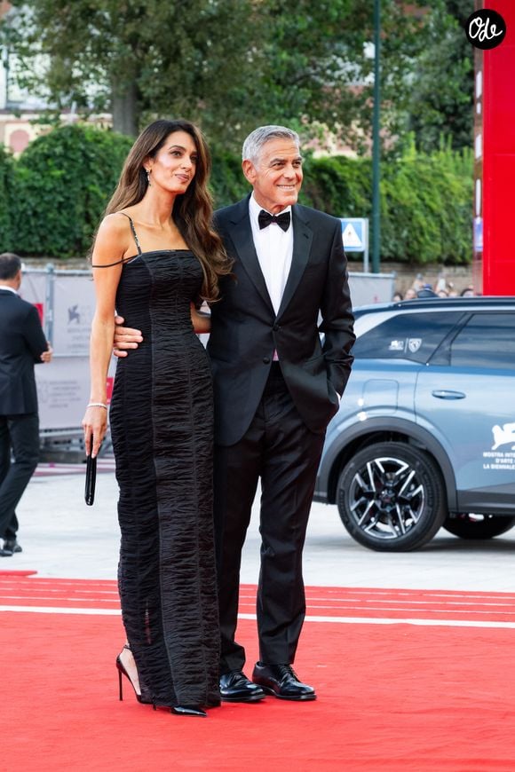 Venise, 83e Venice International Film Festival 2026 - Jour 1 - Soirée d'ouverture sur le tapis rouge - En photo : George Clooney et sa femme Amal 

2 Septembre 2026
©SGPItalia / Bestimage
