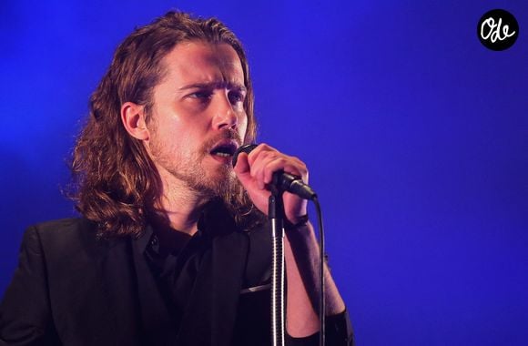 Le chanteur français Julien Doré se produit en concert à Bordeaux, en France, le 28 mars 2015, dans le cadre de sa tournée "Love Tour". Photo de Patrick Bernard-Quentin Salinier/Abaca