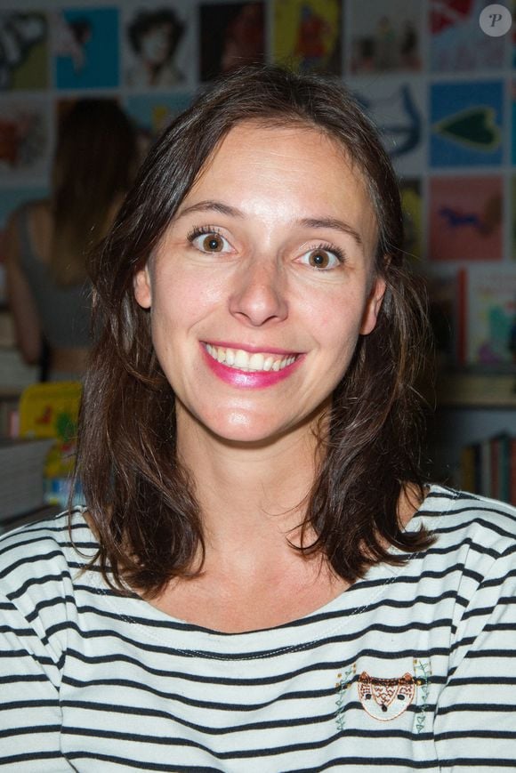 Lolita Sechan lors du Festival du livre de Paris le 23 avril 2022 à Paris, France. Photo par Nasser Berzane/ABACAPRESS.COM