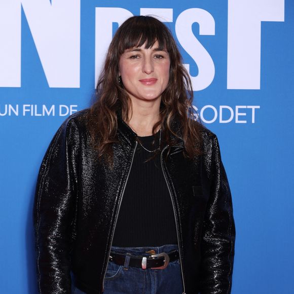 Juliette Armanet lors de la première du film 'La maison des femmes' au cinéma Pathé Palace le 19 Février 2026 à Paris. © Denis Guignebourg / BestImage