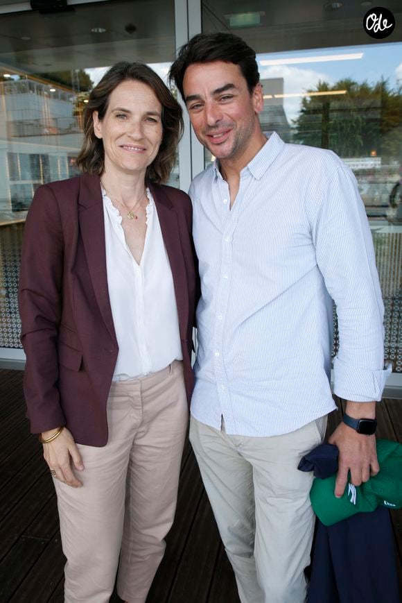 Exclusif - Julian Bugier et sa femme Claire Fournier - Déjeuner dans la loge de France Télévisions lors de la Finale Hommes des Internationaux de France de Tennis de Roland Garros 2024 - Jour 15 à Paris. Le 9 Juin 2024. 
© Bertrand Rindoff / Bestimage