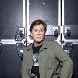 S'il comprend "très bien" qu'il puisse y avoir un a priori à son sujet, Thomas Dutronc tente de renverser les préjugés à chacune de ses performances, mêlant jazz, rock et improvisation sur scène.

Exclusif - Thomas Dutronc - Backstage - Enregistrement de l'émission "La fête de la chanson française" à Paris, présentée par Laury Thilleman et André Manoukian.
© Pierre Perusseau / Bestimage