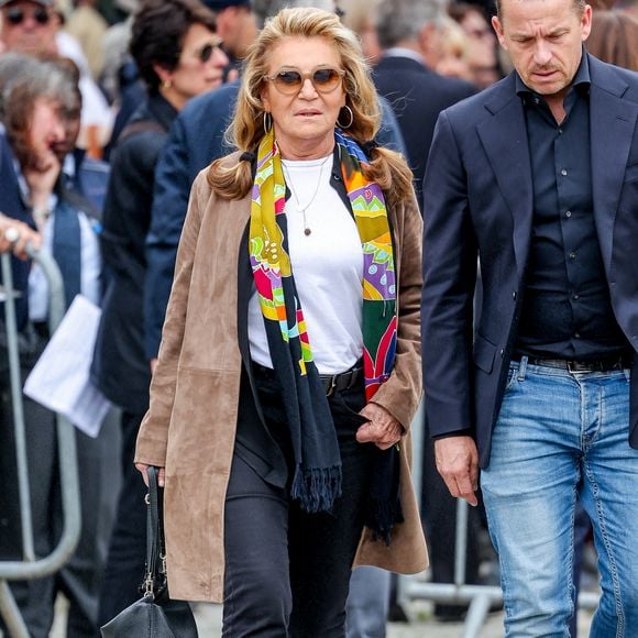 Sheila - Arrivées aux obsèques de l'auteure-compositrice-interprète et actrice française Françoise Hardy au crématorium du cimetière du Père-Lachaise à Paris, France, le 20 juin 2024. © Jacovides-Moreau/Bestimage