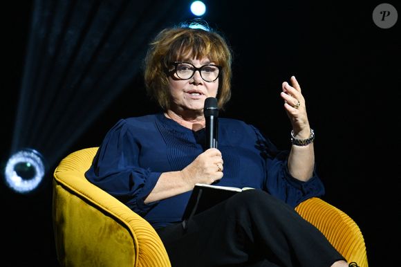 Nathalie Saint-Cricq lors de la soirée hommage "7 octobre - 2 ans après" en mémoire des victimes du 7 octobre et en soutien aux otages du Hamas à la salle Pleyel à Paris le 5 octobre 2025.

© Lionel Urman / Bestimage