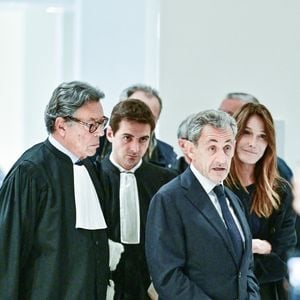 Maître Jean-Michel Darrois, un des avocats de l'ancien chef d'Etat, Nicolas Sarkozy et sa femme Carla Bruni - Nicolas Sarkozy condamné à 5 ans de prison à l'issue du procès de l'affaire du financement libyen au tribunal correctionnel de Paris, le 25 septembre 2025. L'ancien chef de l'Etat était accompagné de sa femme, C.Bruni. Nicolas Sarkozy, jugé coupable d’association de malfaiteurs, sera prochainement convoqué en vue de lui signifier la date de son incarcération. 
© Christian Liewig / Bestimage