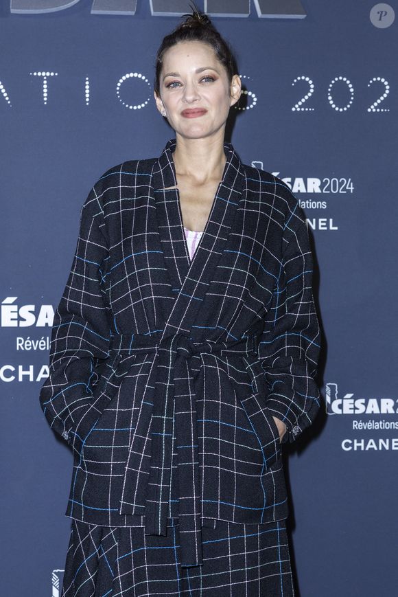 Marion Cotillard au photocall du dîner César Révélations 2024 à L'Élysée Montmartre à Paris le 15 janvier 2024.

© Olivier Borde / Bestimage