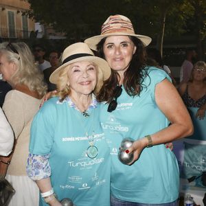 Nicoletta, Sandrine Sarroche lors de la 6ème édition du tournoi de pétanque caritative Turquoise place des lices au profit pour la deuxième année de l’association soleil d’enfance.
Saint-Tropez, le 10 août 2025.

© Jack Tribeca / Bestimage