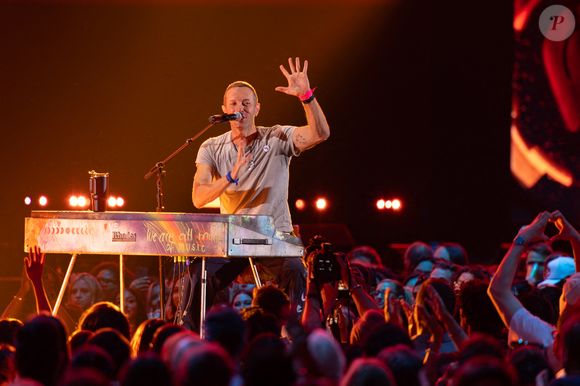 Les fondateurs ont fait appel, invoquant une chute du trafic de leur site depuis la sortie de l'album.

Chris Martin de Coldplay se produit sur scène lors du iHeartRadio Festival au T-Mobile Arena à Las Vegas, Nevada, USA. Photo by Anne Barson/ABACAPRESS.COM