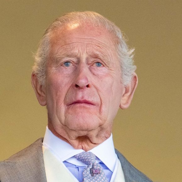 Le roi Charles III souhaite rendre publique sa fiche d’imposition.

Le roi Charles III (King Charles III), Royal Ascot 2026, course hippique royale, 4e journée à Ascot, Royaume-Uni.
Backgrid USA / Bestimage