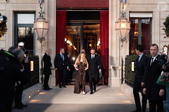 David Beckham et sa fille Harper Seven sortent de l'hôtel La Réserve Paris - Hotel and Spa pour se rendre au défilé de Victoria en marge de la Fashion Week de Paris (PFW), à Paris, France, le 7 mars 2025. © Tiziano da Silva/Bestimage