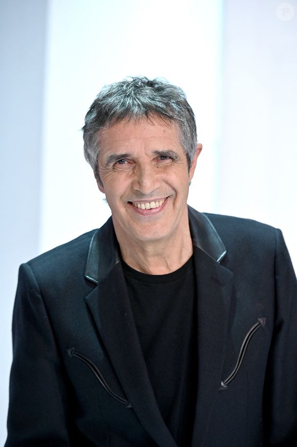 Julien Clerc au studio Gabriel le 3 avril 2022.

© Guillaume Gaffiot / Bestimage