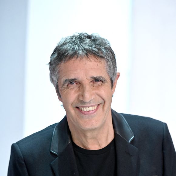 Julien Clerc au studio Gabriel le 3 avril 2022.

© Guillaume Gaffiot / Bestimage