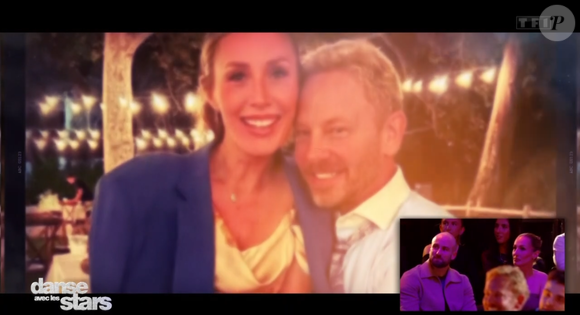 On s'est rencontré comme beaucoup de gens se rencontrent aujourd'hui. C'est-à-dire sur une appli de rencontres.

Ian Ziering et sa compagne dans Danse avec les stars, capture d'écran TF1