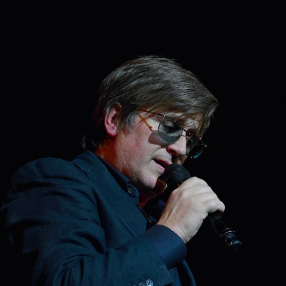 ce à quoi il a répondu en utilisant aucun "s" dans le reste de la conversation.

Thomas Dutronc - Spectacle symphonique "Aznavour Célébration - l'hommage officiel" en clôture du centenaire de la naissance de C. Aznavour au palais des Congrès à Paris le 23 novembre 2024. "Aznavour Célébration - Le Spectacle Symphonique," présenté par Michel Drucker © Lydia Kasparian/ Bestimage