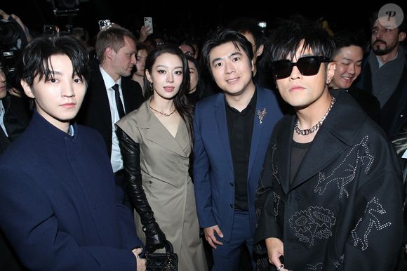 Karry Wang, Gina Alice Redlinger, son mari Lang Lang (Pianiste) et Jay Chou au FrontRow du défilé Dior Homme à l'École-Militaire lors de la semaine de la mode masculine automne/hiver 2025-2026 à Paris, France, le 24 janvier 2025. © Bertrand Rindoff/Bestimage
