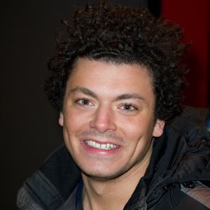 En effet, si Kev Adams n'est pas de leur génération, il a étudié entre les mêmes murs que des ex du Splendid et des figures politiques, comme François Hollande...

Kev Adams à l'avant première de "Café de Flore" à l'UGC Danton à Paris, le 23 janvier 2012. Crédit Bestimage