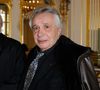 Il a taquiné l'élu, en pleine campagne électorale

Michel Sardou assiste à la remise des prix à Jean-Marie Perier et Jean-Paul Goude par le ministre français de la Culture Frédéric Mitterrand lors d'une cérémonie qui s'est tenue au siège du ministère de la Culture, à Paris, France, le 8 février 2012. Photo by ABACAPRESS.COM