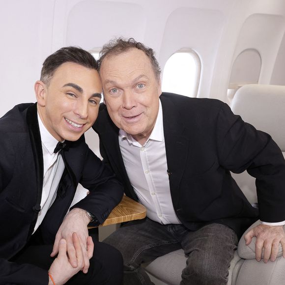 Il explique toucher des revenus réguliers grâce à ses droits d’auteur et collaborations musicales.

 Julien Lepers lors de l'enregistrement de l'émission "Le Jet de Luxe", présentée par Jordan de Luxe. Paris, le 16 janvier 2026.
© Cédric Perrin/Bestimage