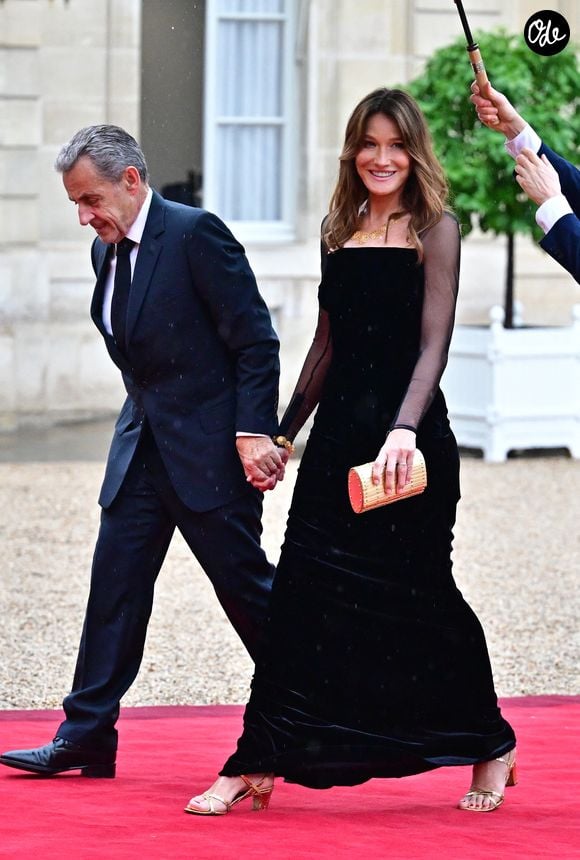 Nicolas Sarkozy et sa femme Carla Bruni arrivent au dîner d’État en l’honneur du président brésilien et de sa femme au palais présidentiel de l’Élysée à Paris, le 5 juin 2025.

© Christian Liewig / Bestimage