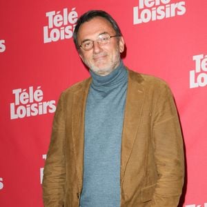 Une situation qui a même pu mettre la santé de son fils à mal si l'on en croit les révélations d'Élise Lucet sur la nocivité des plats industriels.

Frédéric Lopez - Photocall de la soirée "Télé Loisirs Awards 2024" aux Jardins du Pont-Neuf à Paris le 23 septembre 2024.