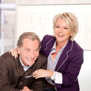 Depuis peu, Sophie Davant a lancé sa chaîne YouTube et a accepté de répondre aux questions des internautes.

Archives -  William Leymergie et Sophie Davant sur le plateau de Télématin