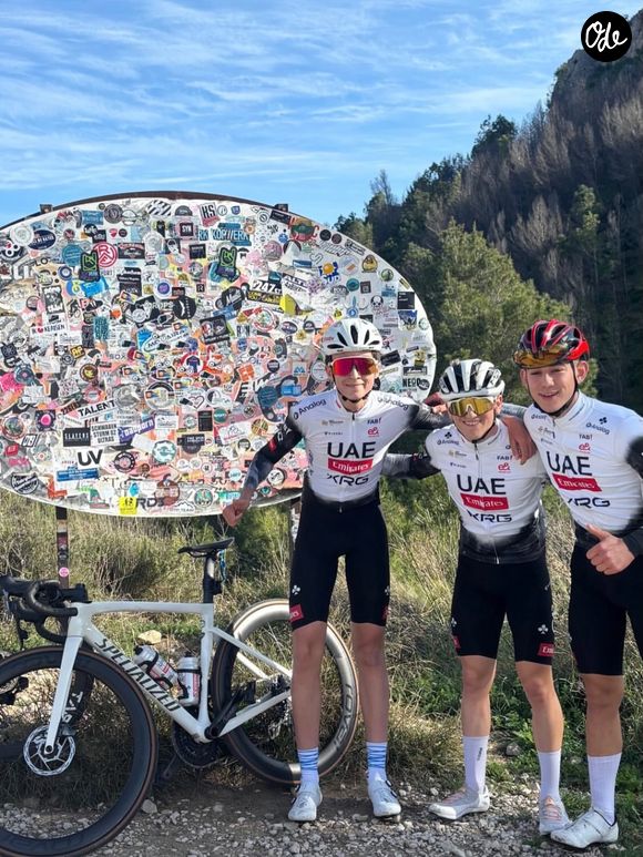 L'hiver dernier, Nino a été aperçu portant le maillot de la prestigieuse équipe de Tadej Pogacar...

Nino Seixas, le frère de Paul est déjà prêt à prendre la relève