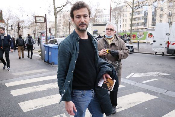 Renan Luce à la sortie de l'émission "Les Grosses Têtes" dans les studios de chez RTL à Neuilly-sur-Seine, France, le 5 janvier 2023. © Jonathan Rebboah/Panoramic/Bestimage