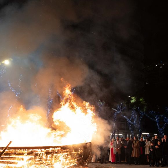 Ce dimanche 26 janvier avait lieu l'embrasement de la barque dans le cadre des célébrations de la Sainte-Dévote.

La famille princière de Monaco lors de l'embrasement de la barque dans le cadre des célébrations de la Sainte-Dévote, Sainte Patronne de Monaco le 26 janvier 2024.

© Olivier Huitel / Pool Monaco / Bestimage