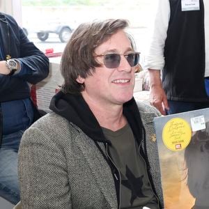 Thomas Dutronc - 30ème Journées Nationales du Livre et du Vin à Saumur le 11 avril 2026. © Jack Tribeca / Bestimage