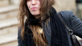 "Il n’y a plus Maman, on ne s’y fait pas" : Après ce moment si particulier passé avec sa soeur Charlotte Gainsbourg, Lou Doillon évoque leur mère Jane Birkin