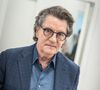 Les plus grands classiques de l’artiste ont été repris dans une ambiance très émouvante.

Exclusif - Francis Cabrel en backstage de l'enregistrement de l'émission "Serge Lama, le dernier rappel" présentée par F. Bollaert, diffusée le vendredi 21 novembre 2025 sur France 3 à 21h10, au théâtre Marigny à Paris, France, le 29 avril 2025. © Clovis-Moreau/Bestimage