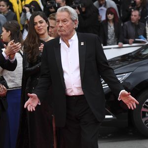 Alain Delon et sa fille Anouchka Delon - Montée des marches du film "A Hidden Life" lors du 72ème Festival International du Film de Cannes, le 19 mai 2019.