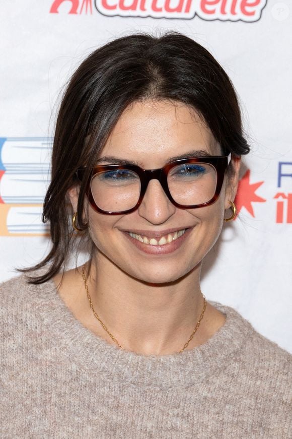 Lucie Bernardoni participe au festival du livre 'Des Livres, Des Artistes' à la Maison de la Chimie le 01 décembre 2024 à Paris, France. Photo par Nasser Berzane - Abaca